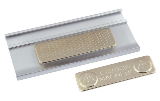 NAME BADGE CON MAGNETE MM.72X32